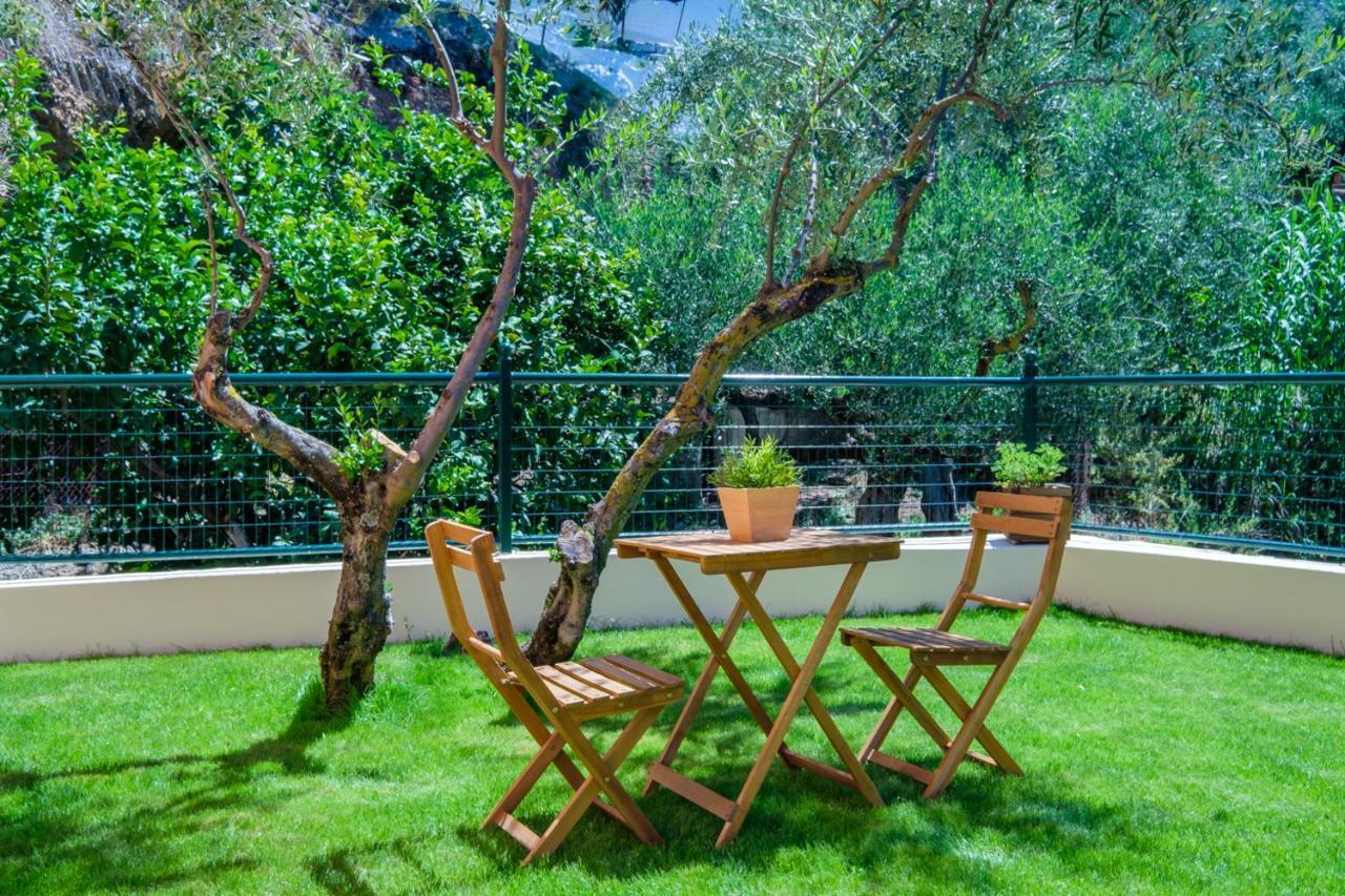 Almyros Aktis Private Garden Apartment Kalamata Extérieur photo