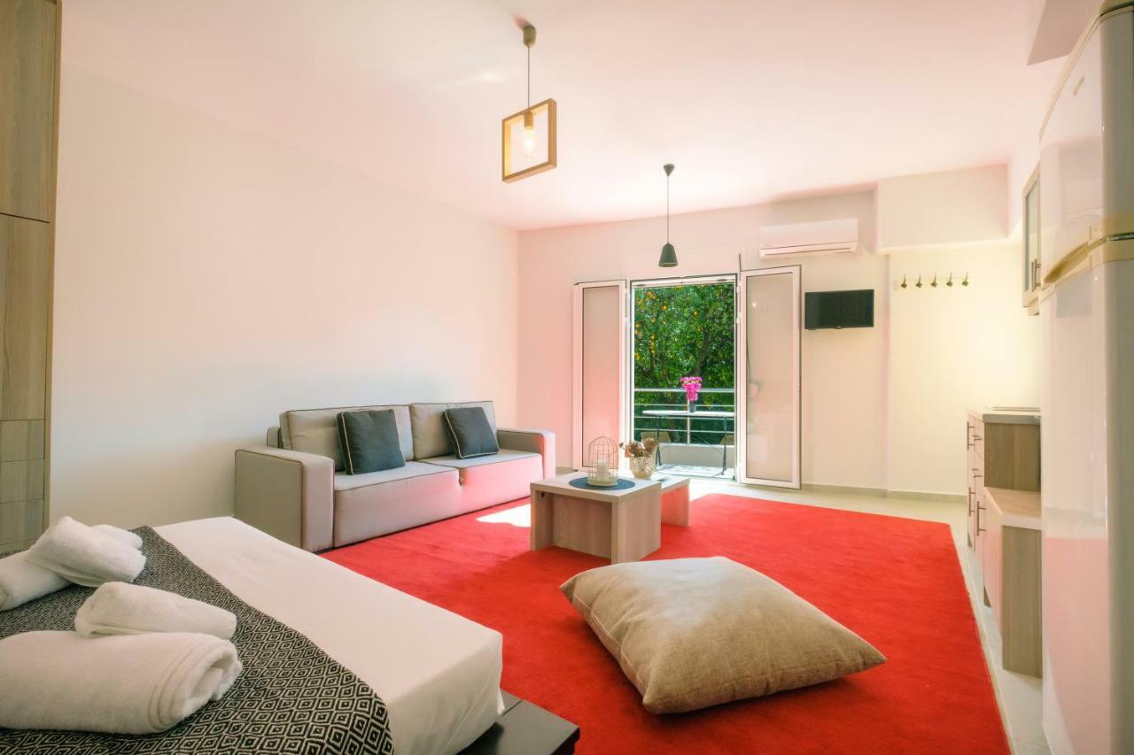 Almyros Aktis Private Garden Apartment Kalamata Extérieur photo